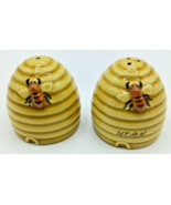 Vintage Utah Souvenir/Novelty Gold Bee Hive w/bee Salt &amp; Pepper Shakers. - £9.27 GBP