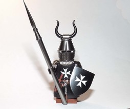 Hospitaller Knight DELUXE with Horns Castle soldier Minifigure Custome - £6.34 GBP