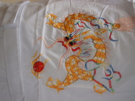 Ladies Large (asian size) White Embroidered Dragon Kimono, new w/belt  - £15.73 GBP