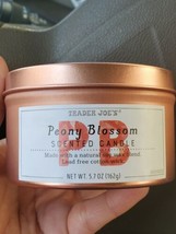 Trader Joe&#39;s Peony Blossom Scent Candle Soy Wax 55 Hour Burn Rose Gold Gift Tin - £6.91 GBP