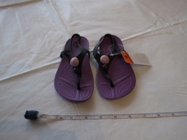 Girl&#39;s relaxed fit Aliana crocs RARE purple black dahlia C 10 flip flops... - £15.99 GBP