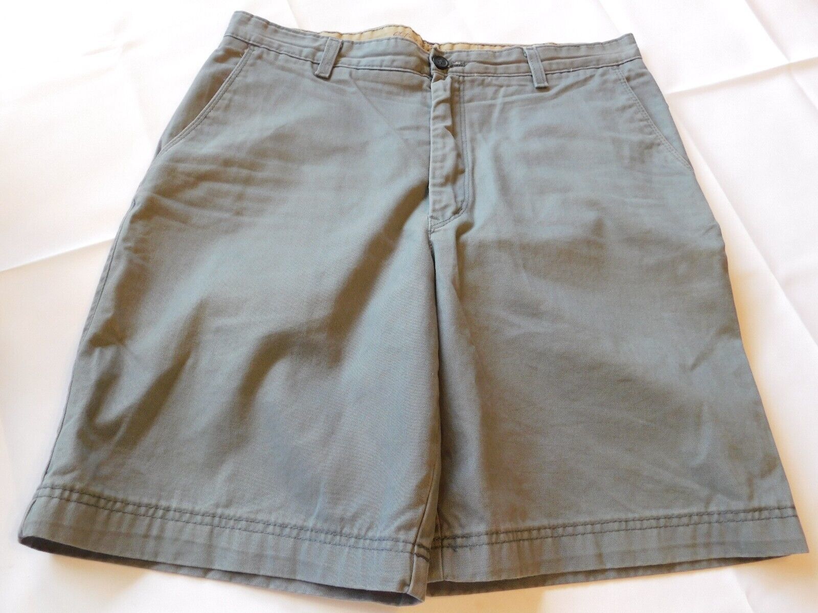 Izod Men&#39;s Shorts 4 pocket Casual Walking Short Size 34 Grey GUC Pre-owned - $18.01