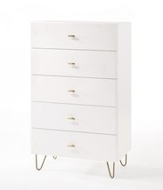 30" White Manufactured Wood Five Drawer Chest - $19,549.82 MXN