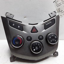 12 2012 Chevrolet Sonic heater AC control without heated seats OEM 95189629 - $29.69