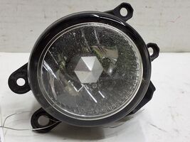 15 16 17 Subaru legacy sedan right passenger fog light assembly OEM - $24.74