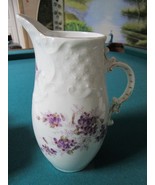 VICTORIA CARLSBAD AUSTRIA VIOLETS MOLDED PITCHER 8 1/2&quot; RARE - $2,307.46 MXN