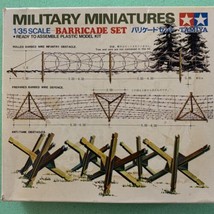 Military Minitures Barricade Set  NIB Unsealed Plastic Model Kit Miniatures - $24.63