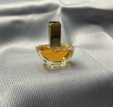 Oscar de la Renta Ruffles Eau De Toilette Mini Perfume .13 oz Vintage Cl... - $352.89 MXN