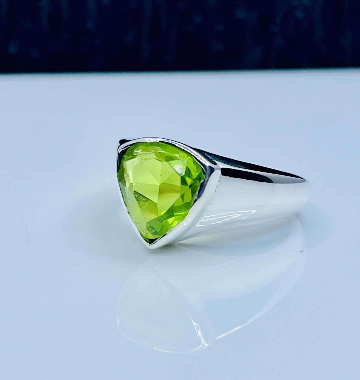 Solid 925 Sterling Silver Green Peridot Zircon Trillion Cut Gemstone Men's Ring Item image 2