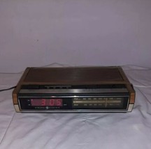 General Electric GE AM/FM Radio Alarm Clock Model 7-4630A Vintage Wood Grain - £15.89 GBP