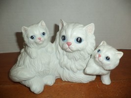Homco Cat Figurine Porcelain Ceramic Mother Cat with Kittens 1412 Vintage - $14.99