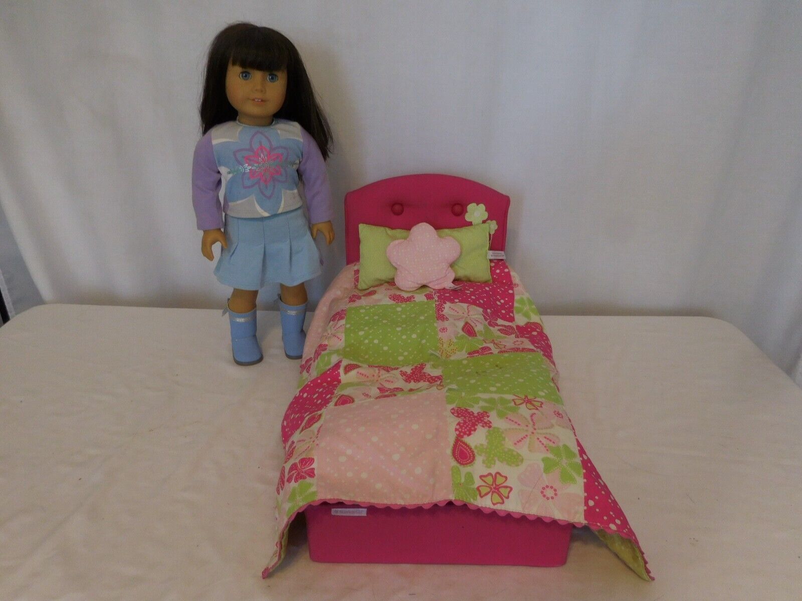 Primary image for American Girl Retired Blossoms & Blooms Pink Floral Doll Bed & Bedding + Doll