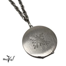 Vintage 1.5 Inch Silvertone Etched Round Locket Necklace 24&quot; Chain - Hey... - £22.31 GBP