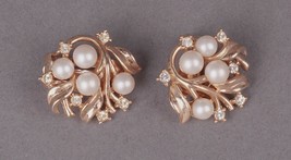 Trifari Vintage Faux Pearl Rhinestones Gold Tone Leaves On Branch Clip Earrings - £54.25 GBP