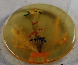 Vintage Lucite Acrylic Dried Flower Floral Trivet   By New Designs - Dated 1969 - £7.95 GBP