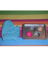Cupcakes Cup Tin Tray Oven Mitt Lot Brand New out of Package fits Americ... - £4.72 GBP