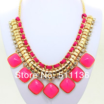 Chunky pink CANDY color resin Fashion Necklace fashion jewelry - £16.03 GBP