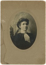 Antique Circa 1880s Cabinet Card Beautiful Woman Wearing Photo Brooch &amp; Dress - £9.73 GBP