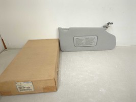 New OEM Genuine Honda Sun Visor 1998-2002 Accord Grey Cloth Lighted RH nice - $47.52