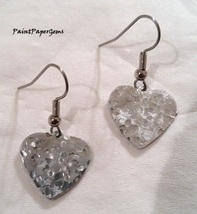 Handmade Silver-Color Metal Textured Heart Dangle Earrings - £3.91 GBP