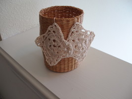 Large winter white crocheted earrings - €4,37 EUR