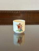 Royal Doulton Bunnykins Egg Cup, Bunnies Playing English Bone China - $144.43 MXN
