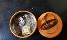 Vintage 1950&#39;s 60s Benrus Ladies Watch Movements Dials parts Case Plate ... - $550.94 MXN