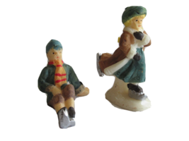 Christmas Village Figurine Children Kid Friend Boy Fallen Girl Ice Skating 1.75&quot; - £8.34 GBP