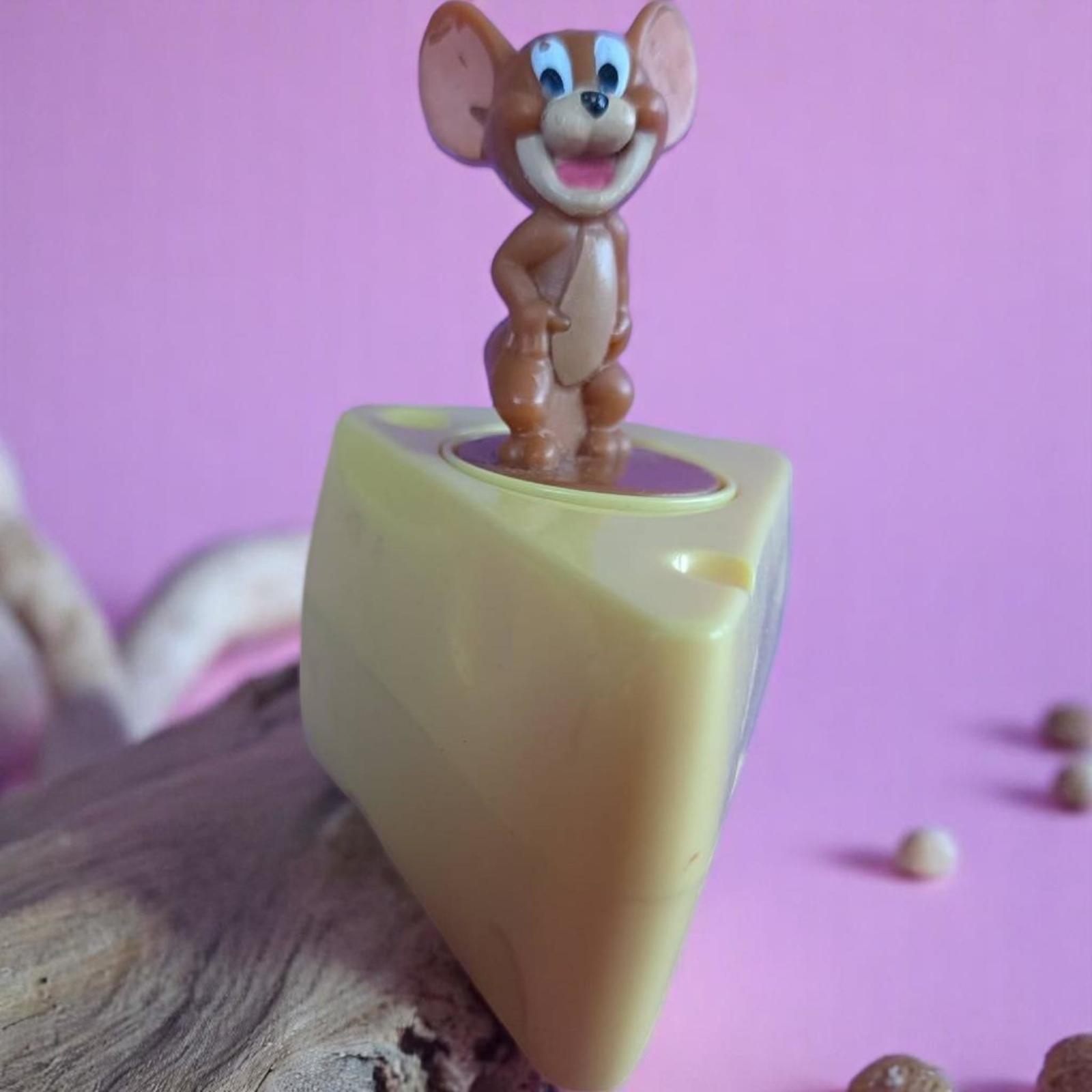 Tom &amp; Jerry McDonald&#39;s Happy Meal Toy (2013) - Jerry on Cheese Skateboard! - $15.50