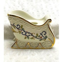 Vintage Mikasa Holly Berry Sleigh Taper Candle Holder-NEW, NIB - $220.70 MXN