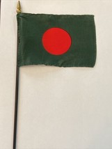 New Bangladesh Mini Desk Flag - Black Wood Stick Gold Top 4” X 6” - £3.99 GBP
