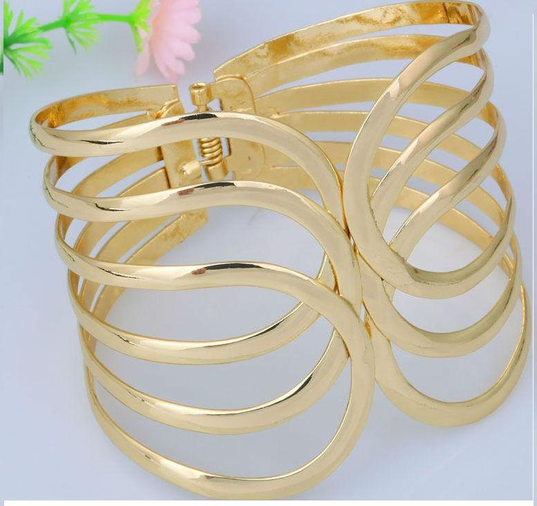 New Gold Toned Clasp Cuff Bracelet Bangle- Free shipping - $15.99