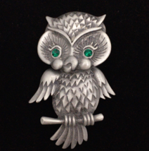 JJ articulated baby owl brooch - Jonette pewter finish vintage 70s pin green eye - £15.67 GBP