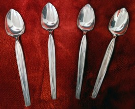 Vintage William Rogers MFG Co Set of 4 Serrated Fruit Grapefruit Spoon Rogers 6&quot; - £2.77 GBP