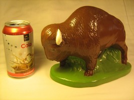 Ceramic BISON 1982 Tabletop Centerpiece Decoration BUFFALO [Z21] - $14.35