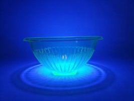 Vintage Uranium Vaseline Green Depression Glass Ribbed Mixing Bowl - £39.43 GBP