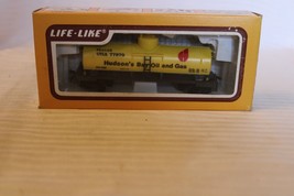 HO Scale Life-Like, Single Dome Tank Car, Hudson&#39;s Bay Oil, Yellow #77970 - 8522 - £19.13 GBP