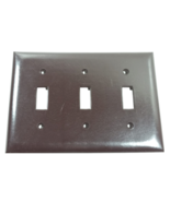 Placa de Pared Plástico Tres Toma Tres Conmutador Sin Línea, Marrón - $10.83 CAD