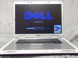 Retro Dell Inspiron 9200 17" 1.60GHz Intel Pentium M, 2GB Ram Boots Read - $39.00