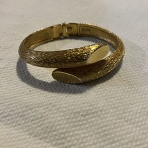 Vintage Trifari Clamper Bracelet Signed Estate Jewelry Rare HTF Gold Tone - $70.41 CAD