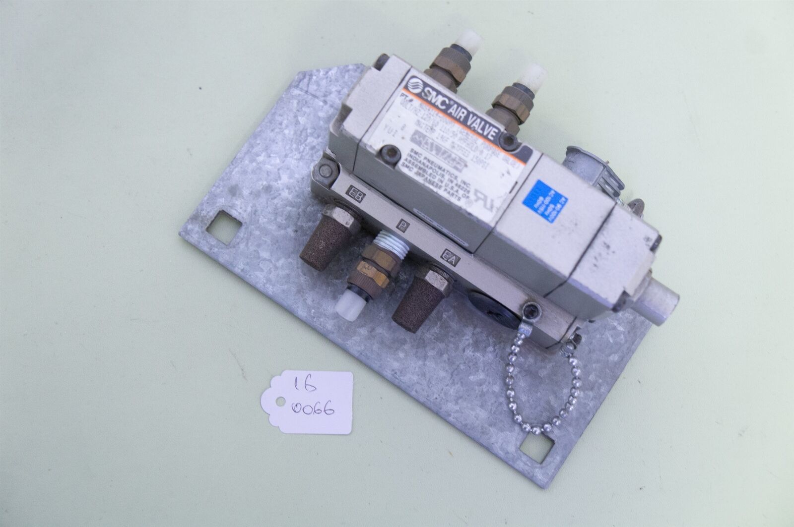 SMC NUS4114-0009D Air Valve + Solenoid + Block - $28.39