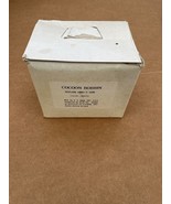 Vintage Lot of Cocoon Bobbin Thread, 100 pcs, 100D-2-10W, color white Nylon - $144.83 CAD