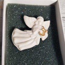 Lenox Angel and Harp China 24 Karat Gold Pin Christmas Brooch Lapel Coat Pin - £6.48 GBP