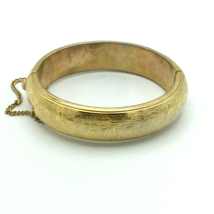 EMBOSSED gold-tone hinged bracelet - 5/8&quot; wide vtg domed bangle w/ safety chain - £15.98 GBP