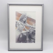 Fotografia Mano Colorato Nero e Bianco Bambina Su Moto 1970&#39;s Vintage Photogra - £155.24 GBP