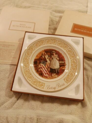Vintage 1973 Avon Betsy Ross Collector&#39;s Plate - $2.99