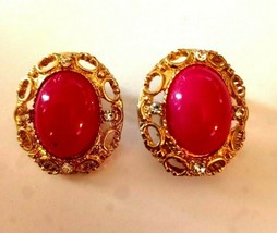 Vintage Gold Tone  CLASSIC STYLE Rose Red Clip On,  Earrings. - £14.32 GBP