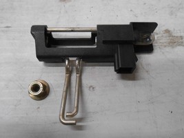 1996 Ford Ranger Glove Box Striker With Light - $717.77 MXN