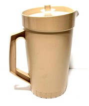 Vtg Tan Tupperware Pitcher Half Gallon Push Button Seal Lid 2-Quart 800 USA 70&#39;s - £17.15 GBP