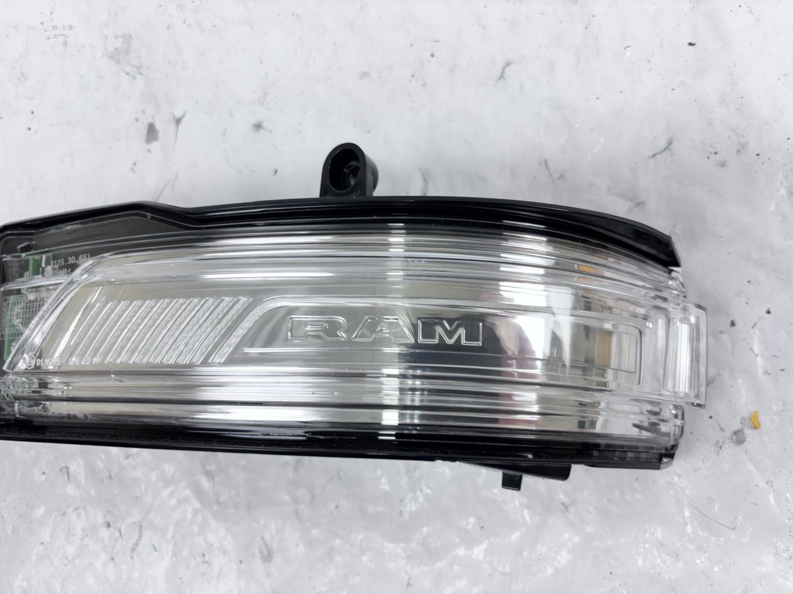 OEM Dodge Ram 1500 Front Left Mirror Turn Signal LED 68402097aa 2019-2022 Item image 4